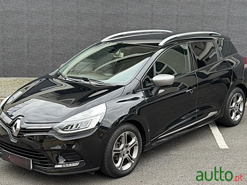 2016' Renault Clio Sport Tourer photo #3