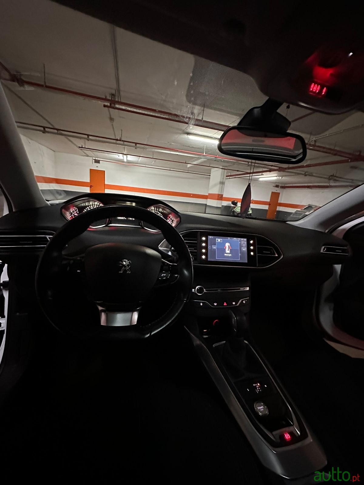 2015' Peugeot 308 308 SW 1.6 BlueHDi Allure EAT6 photo #7