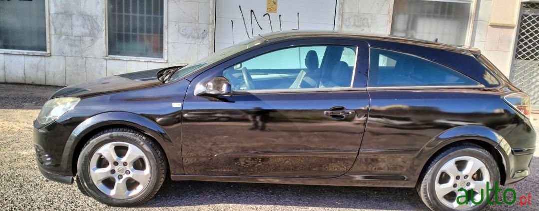 2006' Opel Astra Gtc photo #6