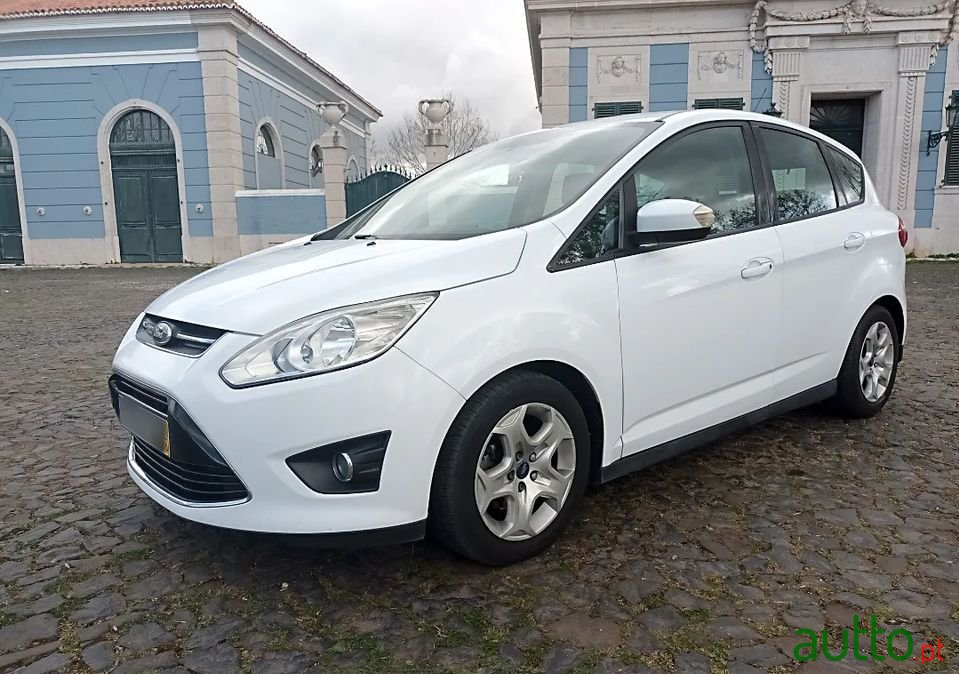 2011' Ford C-MAX photo #1