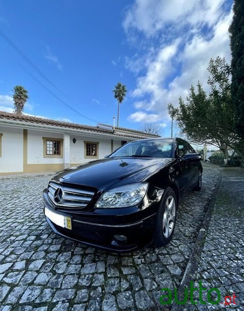 2009' Mercedes-Benz Clc-220 photo #3