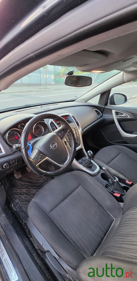 2010' Opel Astra 1.7 Cdti Edition photo #5