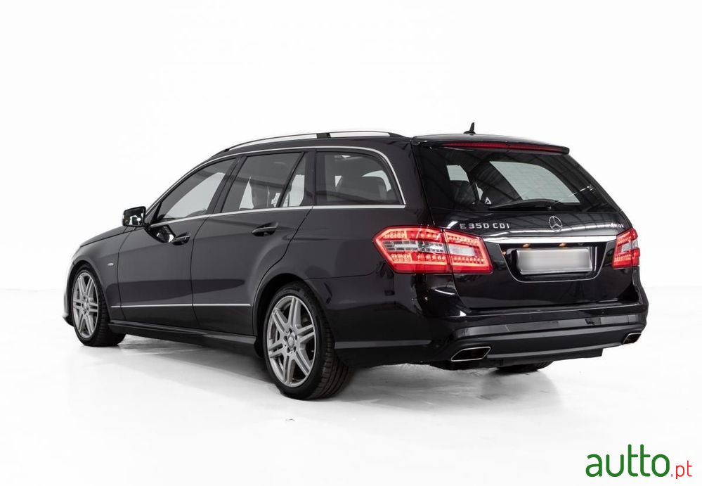 2010' Mercedes-Benz Classe E photo #4