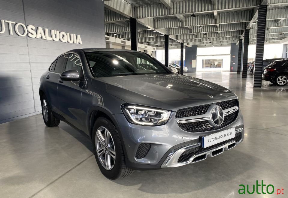 2022' Mercedes-Benz GLC 300 photo #6