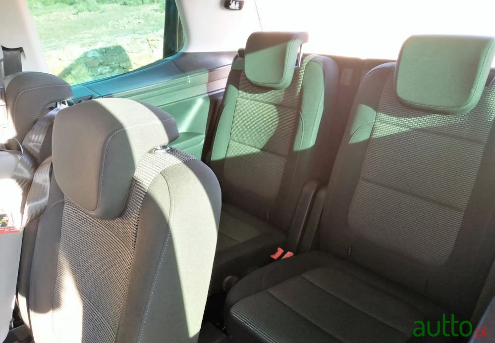 2015' Volkswagen Sharan photo #5