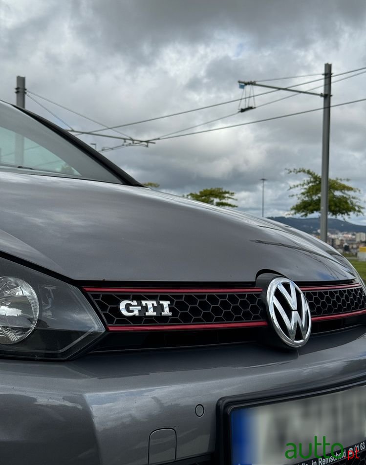 2010' Volkswagen Golf 2.0 Gti photo #4