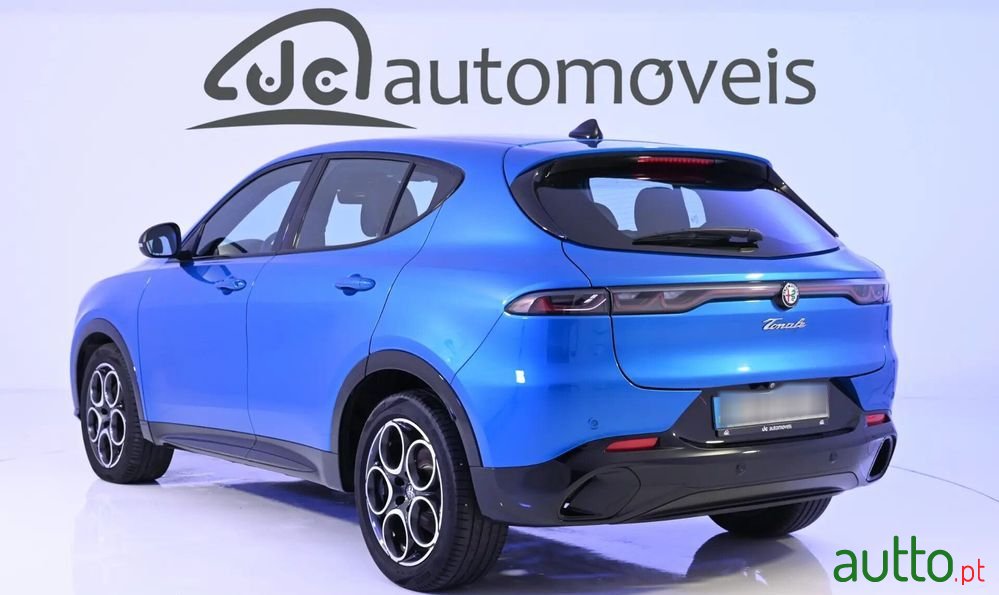 2024' Alfa Romeo Tonale photo #2