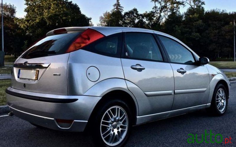 2003' Ford Focus 1.8 Tdci 115Cv Ghia Plus photo #3