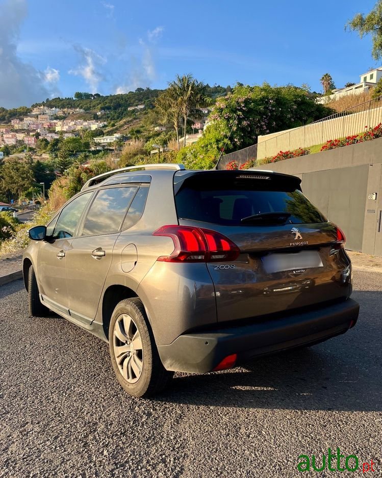 2018' Peugeot 2008 photo #2