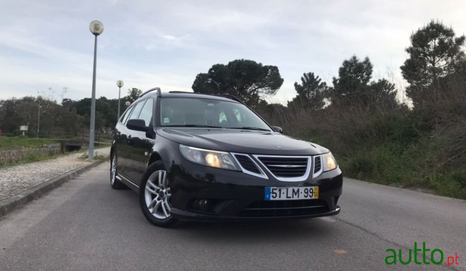 2011' Saab 9-3 Sport Hatch photo #4