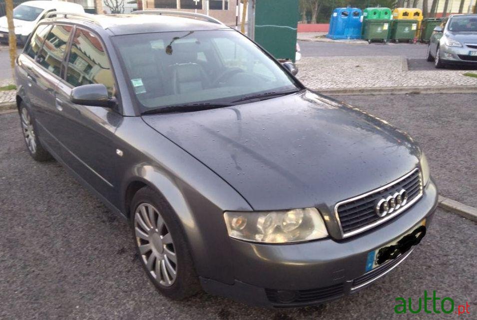 2002' Audi A4 Avant photo #1