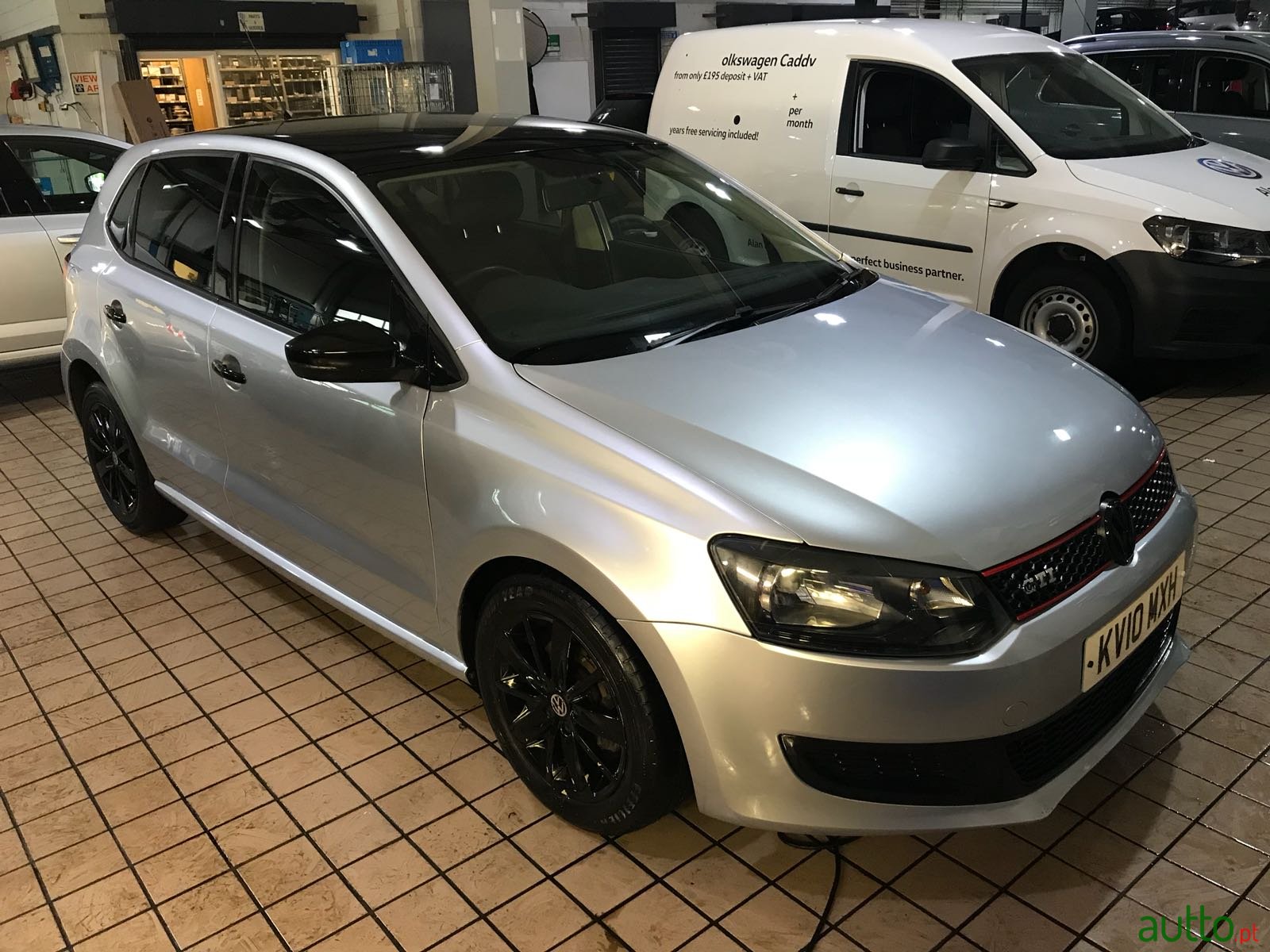 2010' Volkswagen Polo photo #2