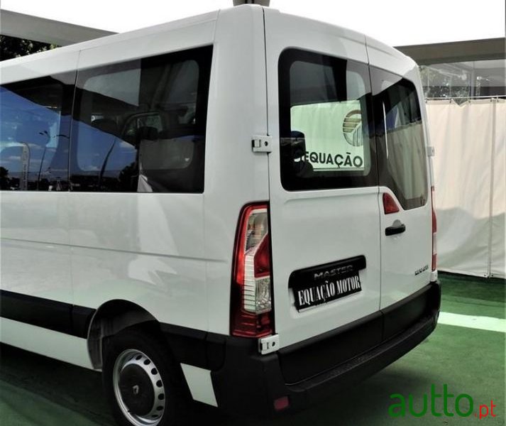 2015' Renault Master photo #6