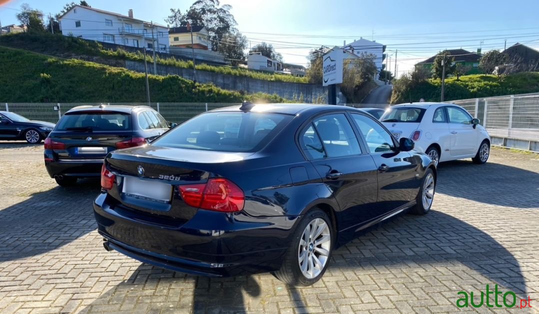 2009' BMW 320 photo #5