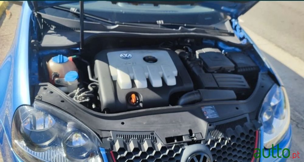 2005' Volkswagen Golf photo #6