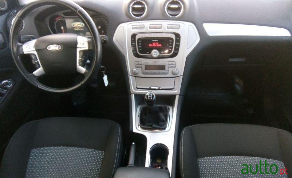 2009' Ford Mondeo Sw photo #2