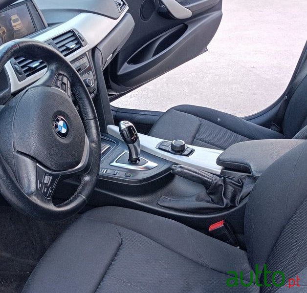 2016' BMW 318 photo #5