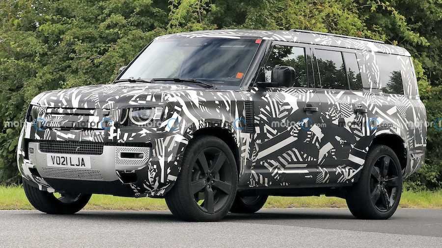 New 2022 Land Rover Defender 130: extended SUV spotted again