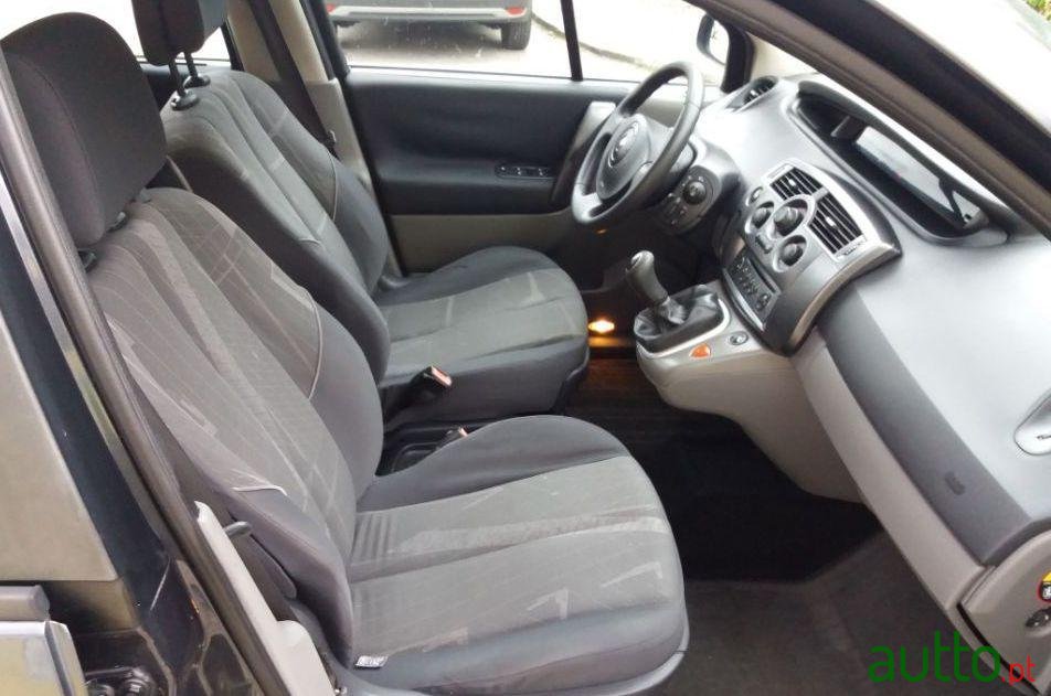 2006' Renault Scenic 1.5 Dci 2006 photo #2