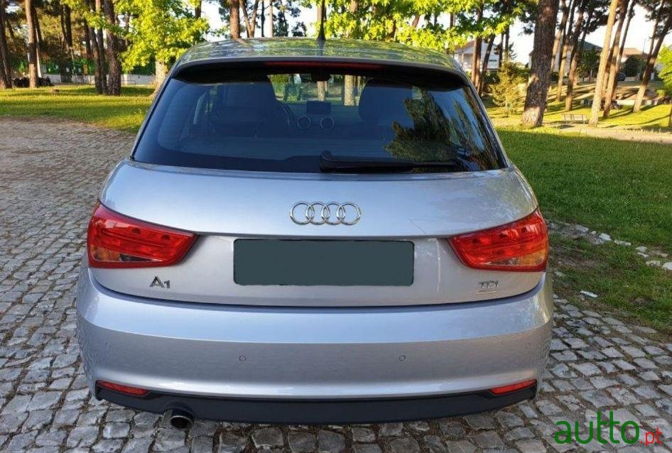 2015' Audi A1 1.4 Tdi photo #2