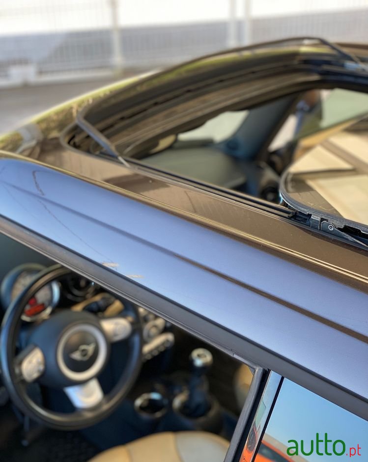 2008' MINI Clubman Cooper S photo #6