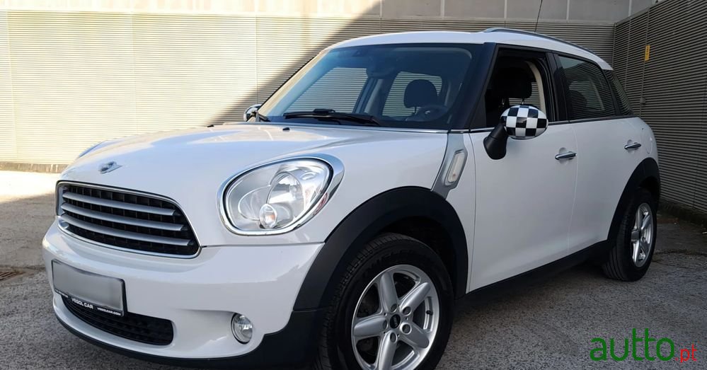 2013' MINI Countryman Cooper D All4 photo #6