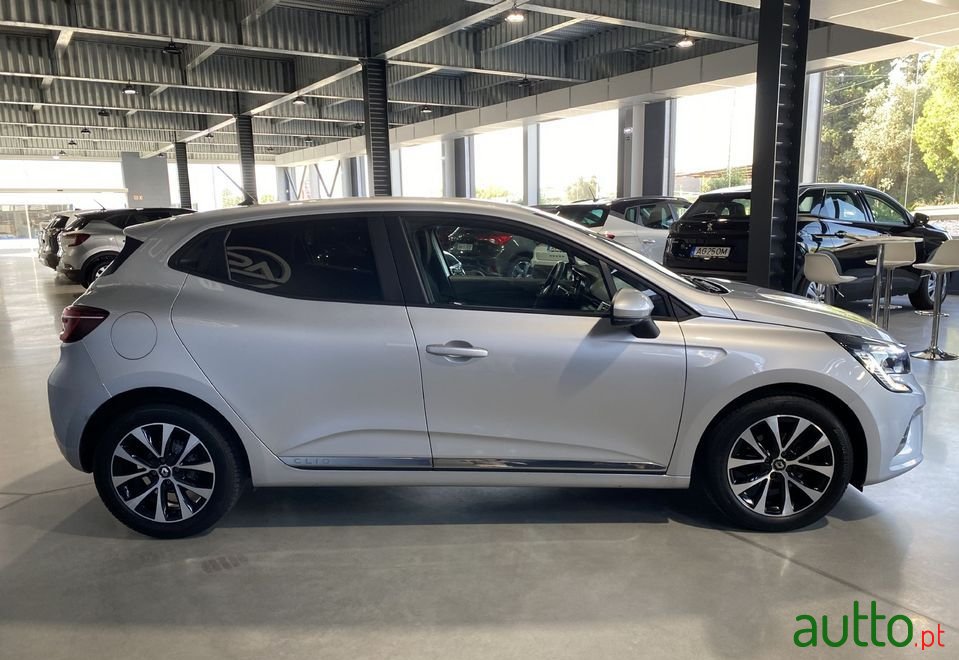 2020' Renault Clio photo #5