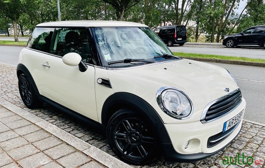 2011' MINI Cooper photo #1