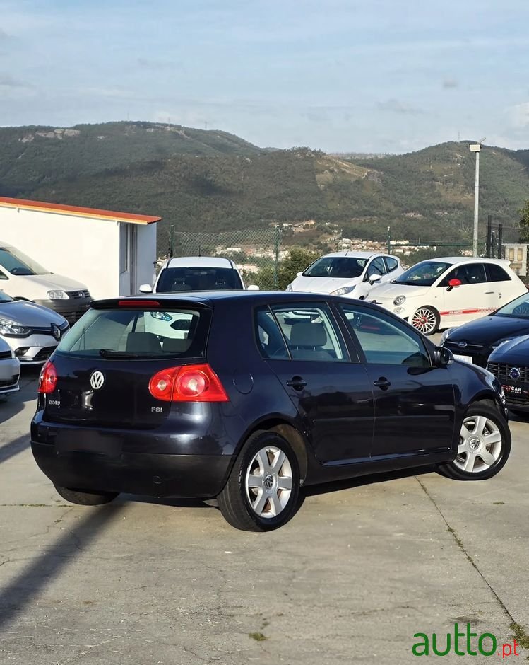 2004' Volkswagen Golf 1.4 Fsi Trendline photo #4