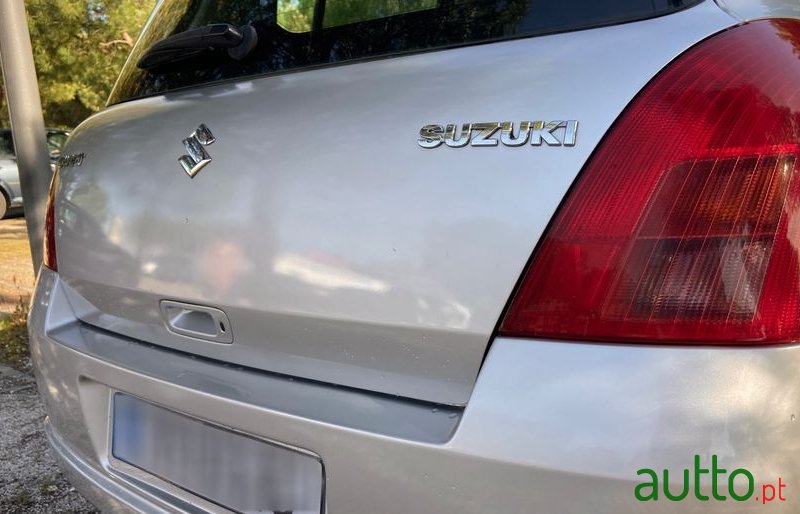 2007' Suzuki Swift photo #3