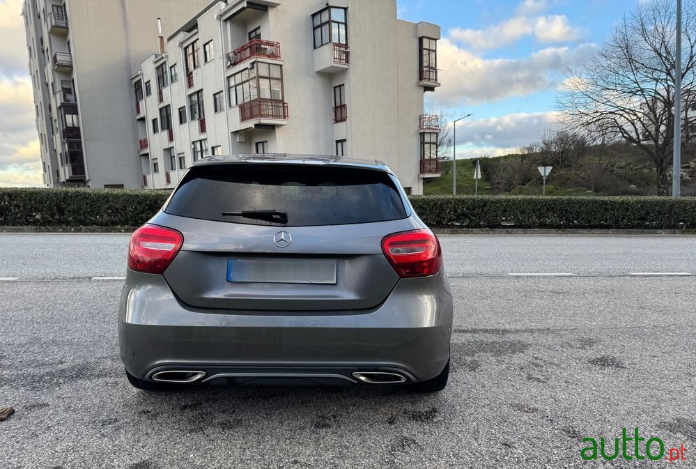 2018' Mercedes-Benz Classe A D Urban photo #5