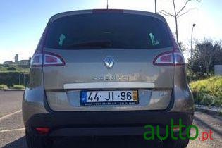 2010' Renault Scenic photo #2