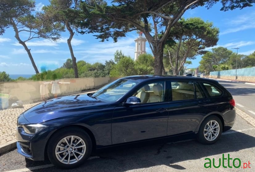 2015' BMW 318 photo #1