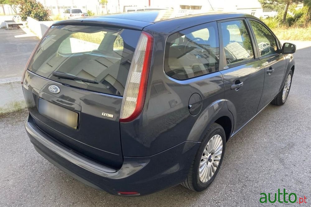 2010' Ford Focus Sw photo #6