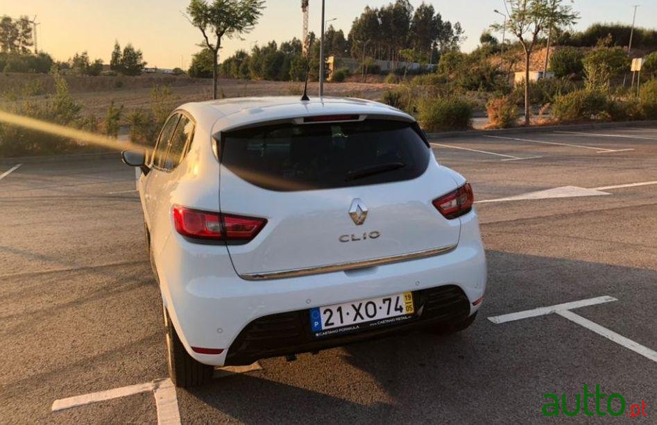 2019' Renault Clio photo #3