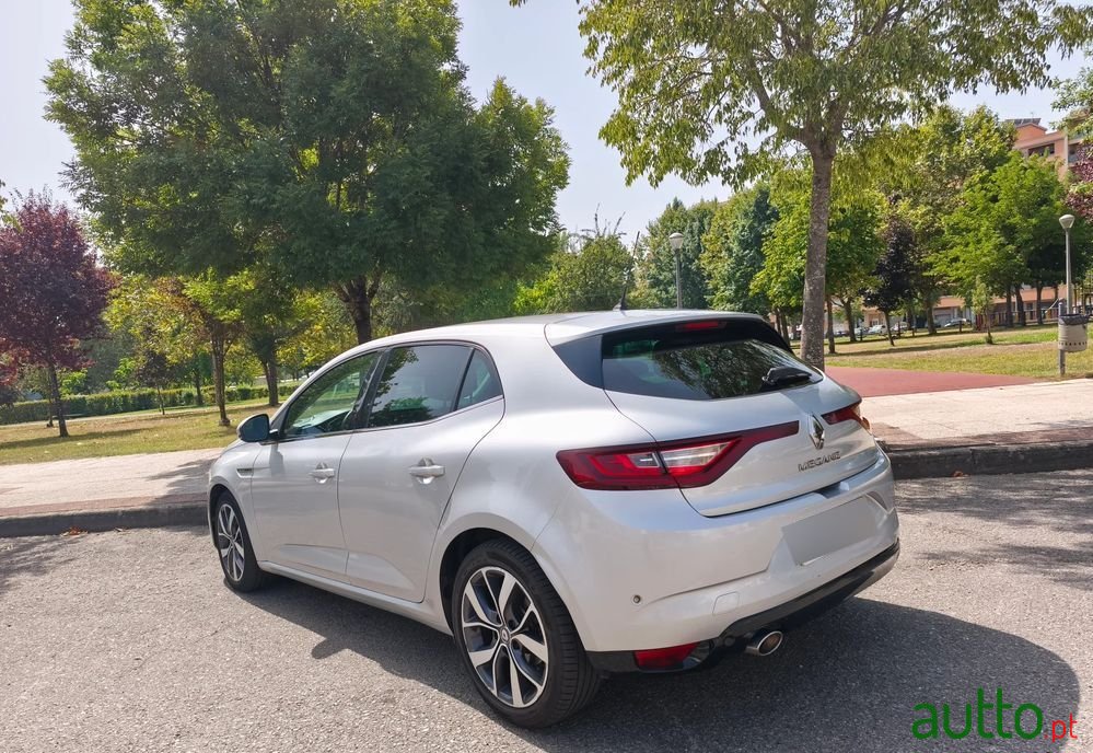 2016' Renault Megane photo #2