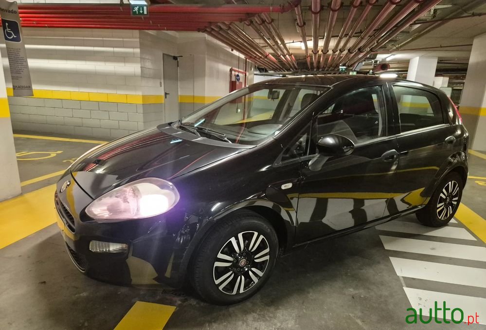 2015' Fiat Punto 1.2 Pop Start&Stop photo #1