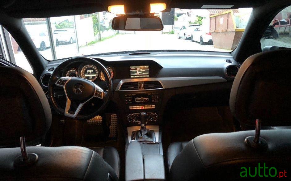 2012' Mercedes-Benz C-250 4Matic Amg photo #3