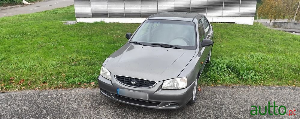 2002' Hyundai Accent 1.3 Gls photo #1