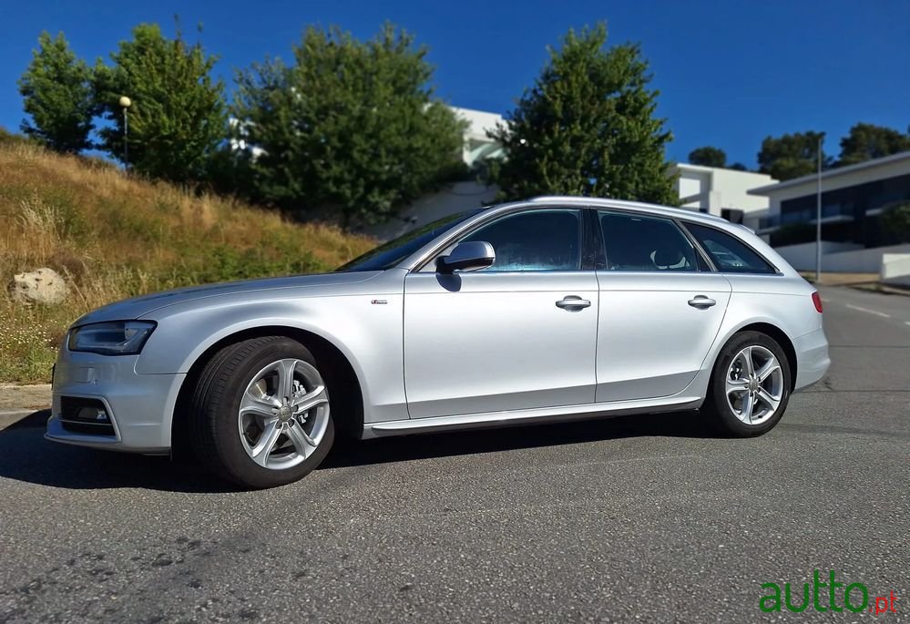 2013' Audi A4 Avant photo #1