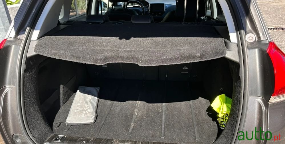 2014' Peugeot 2008 1.2 Vti Allure photo #5