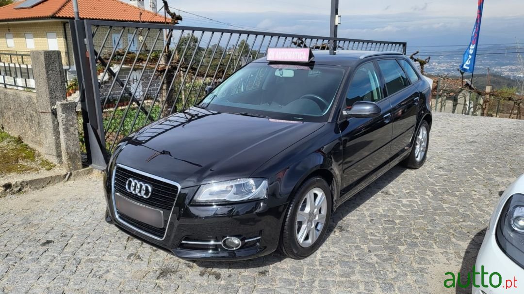 2011' Audi A3 Sportback photo #2