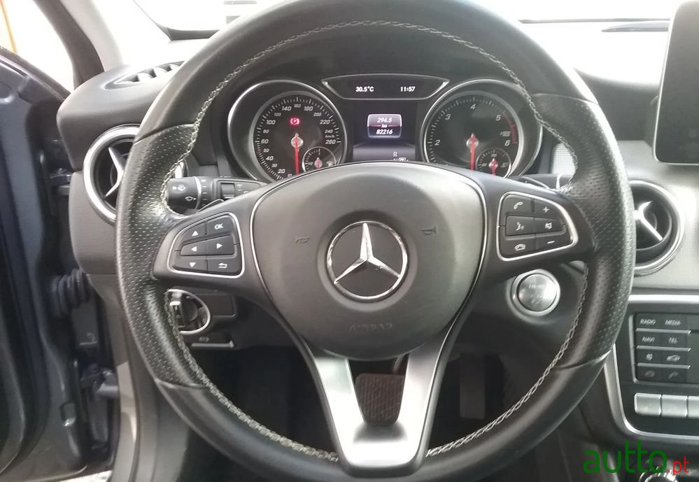 2017' Mercedes-Benz GLA 220 photo #6