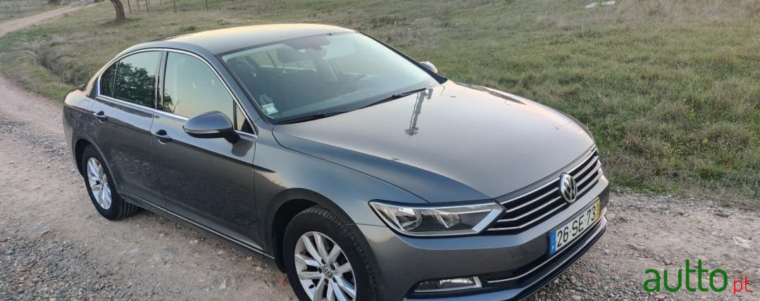 2016' Volkswagen Passat photo #2