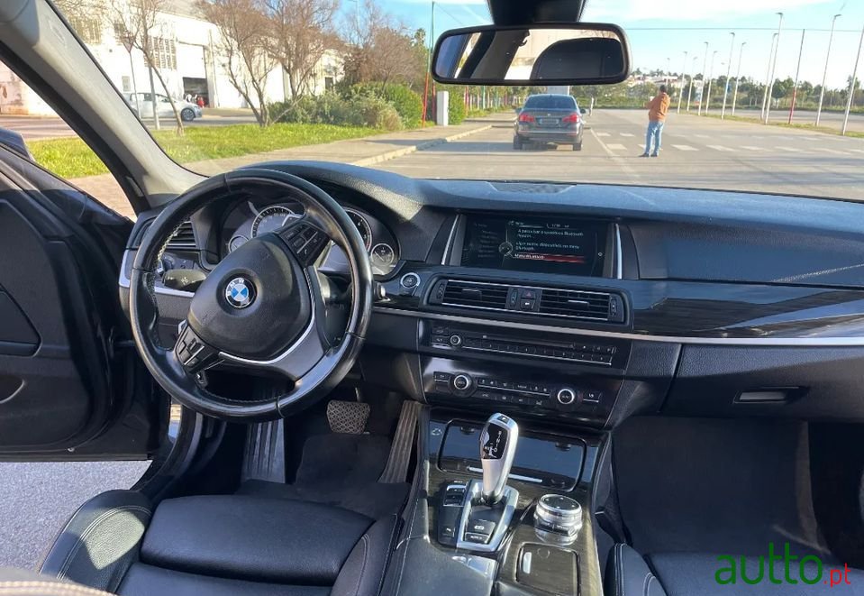 2014' BMW 520 photo #2