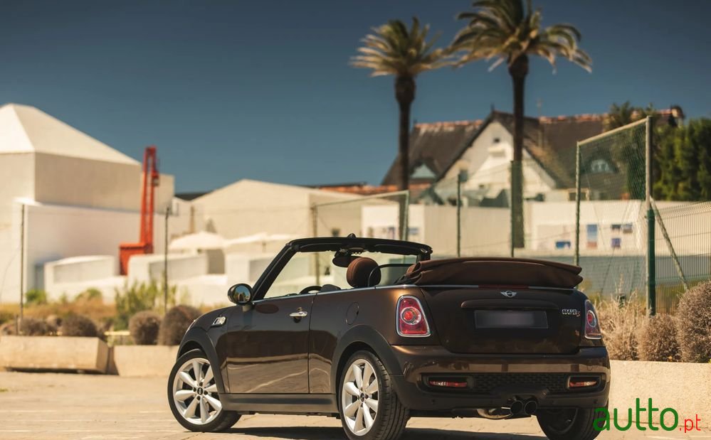 2011' MINI Cabrio Cooper S photo #3