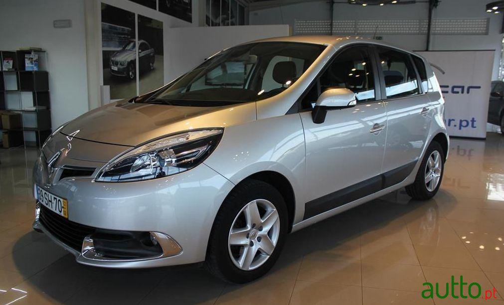 2012' Renault Scenic 1.5 Dci Expression Ss photo #2