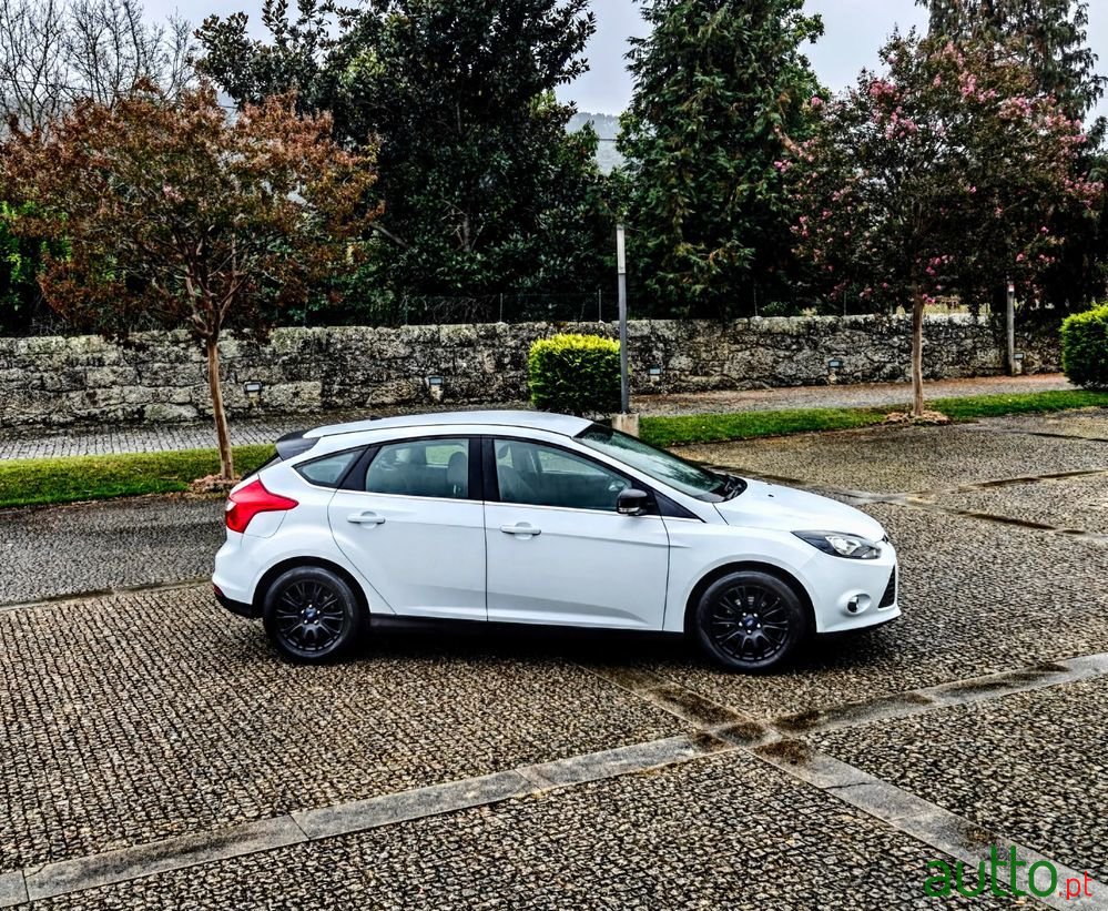 2015' Ford Focus photo #4
