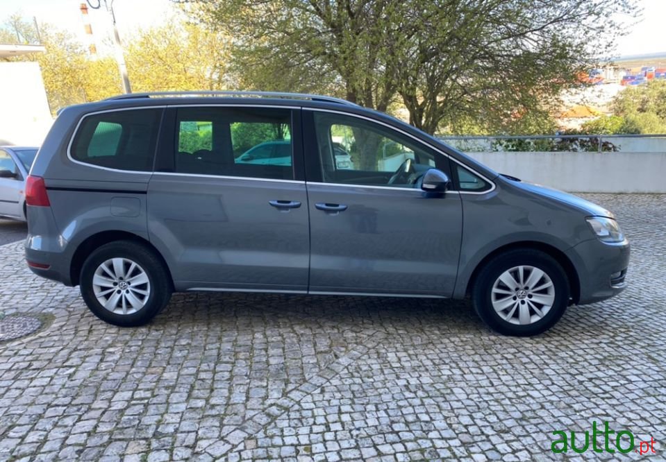 2010' Volkswagen Sharan photo #4