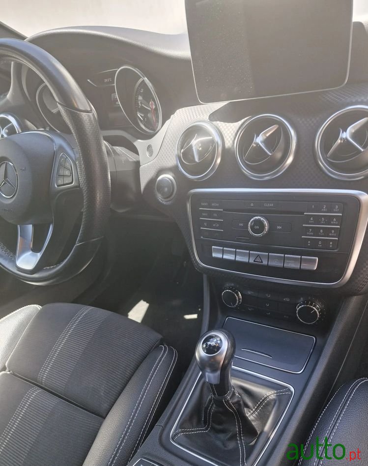 2018' Mercedes-Benz Classe A D photo #5
